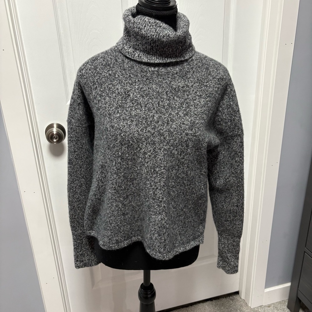 Judith & Charles Top